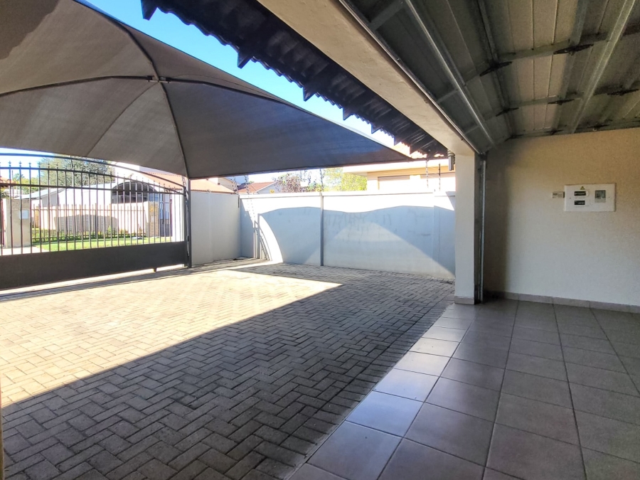 3 Bedroom Property for Sale in Grimbeeck Park North West